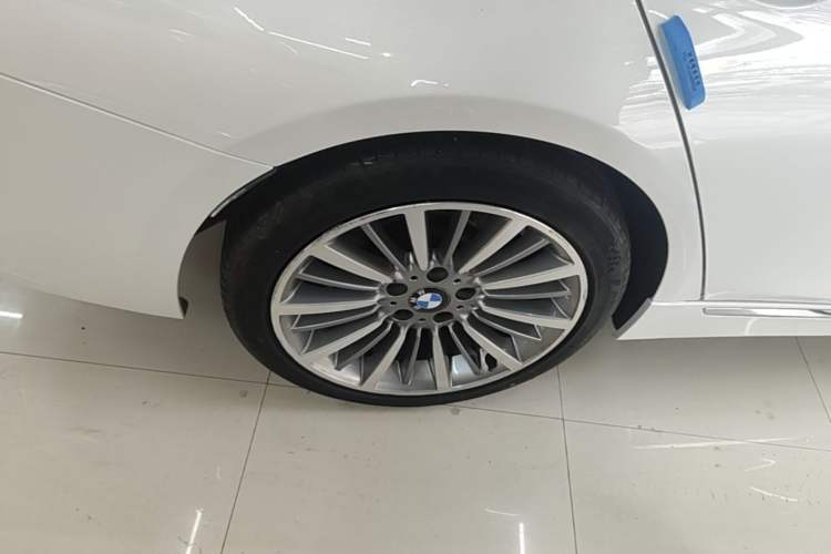 Used BMW 3 Series 2017 320Li Luxury Design Package Right Rear Wheel Hub
