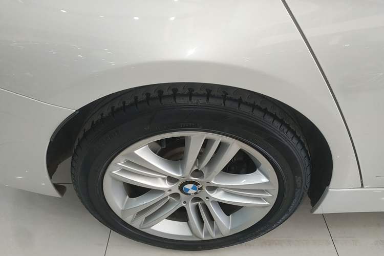 Used BMW 3 Series 2017 320Li xDrive Fashion Model Right Rear Wheel Hub