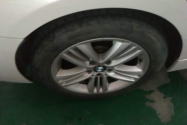 Used BMW 3 Series 2017 320Li Fashion Model Right Rear Wheel Hub