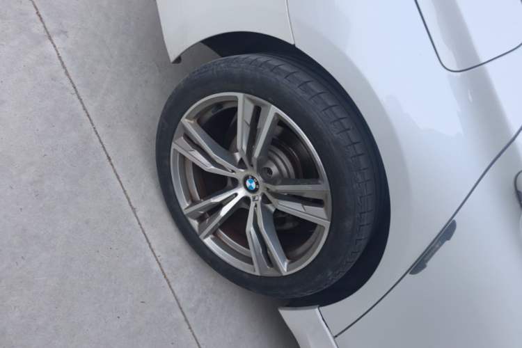 Used BMW 3 Series 2017 320Li Fashion Model Right Rear Wheel Hub