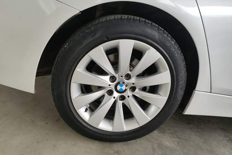 Used BMW 3 Series 2017 318Li Fashion Model Right Rear Wheel Hub