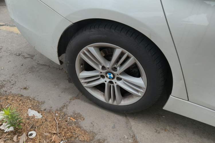 Used BMW 3 Series 2017 320Li Fashion Model Right Rear Wheel Hub