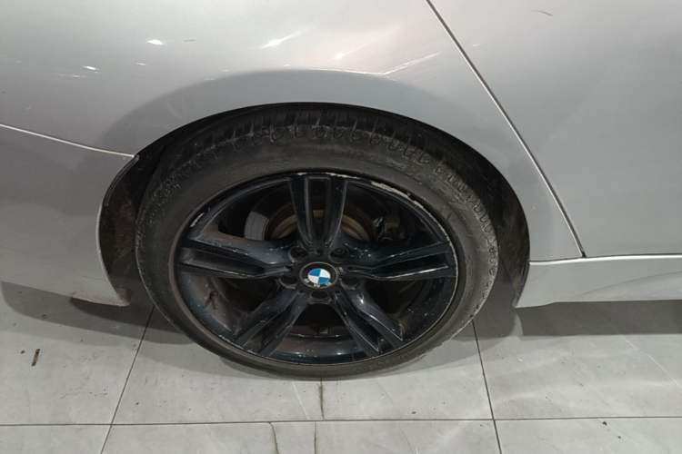 Used BMW 3 Series 2017 320Li M Sport Edition Right Rear Wheel Hub