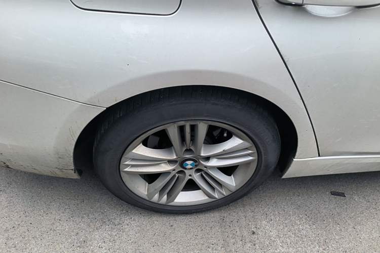 Used BMW 3 Series 2017 320Li Fashion Model Right Rear Wheel Hub