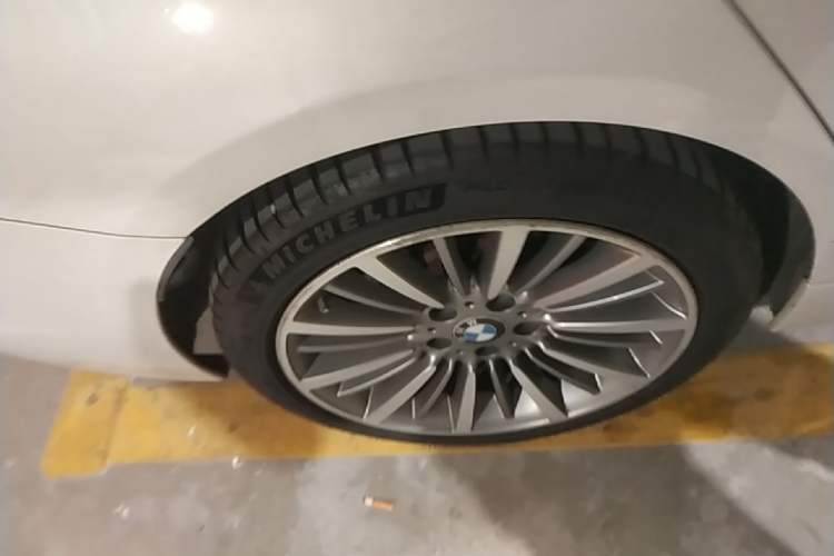 Used BMW 3 Series 2017 320Li Luxury Design Package Right Rear Wheel Hub