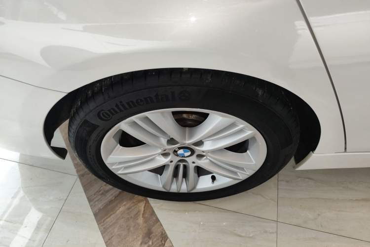 Used BMW 3 Series 2017 320Li Fashion Model Right Rear Wheel Hub