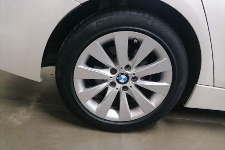 Used BMW 3 Series 2017 318Li Fashion Model Right Rear Wheel Hub