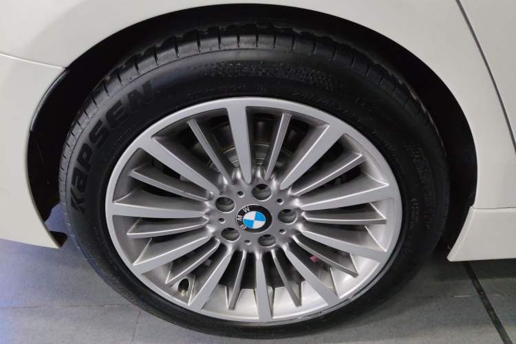 Used BMW 3 Series 2017 330Li xDrive Luxury Design Package Right Rear Wheel Hub