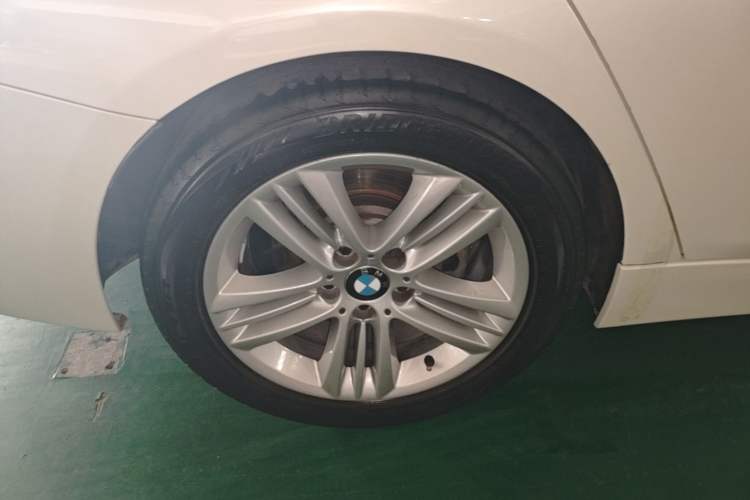 Used BMW 3 Series 2017 320Li Fashion Model Right Rear Wheel Hub