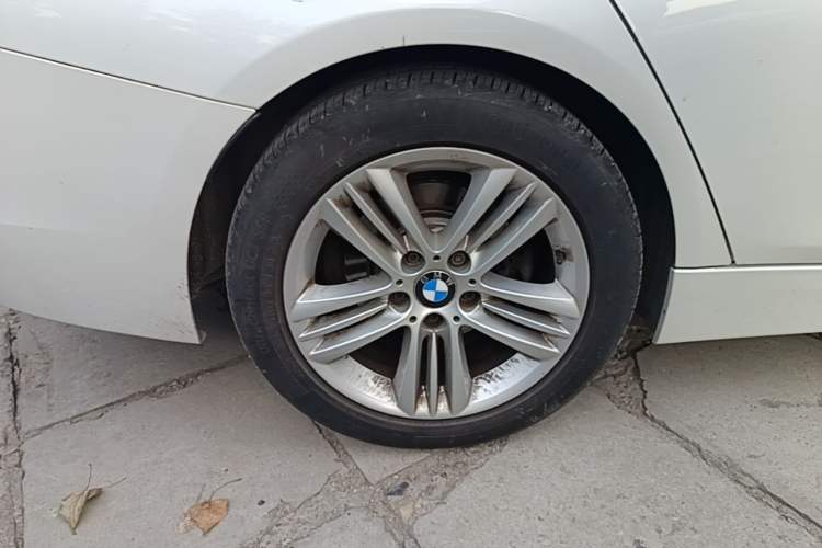 Used BMW 3 Series 2017 320Li Fashion Model Right Rear Wheel Hub