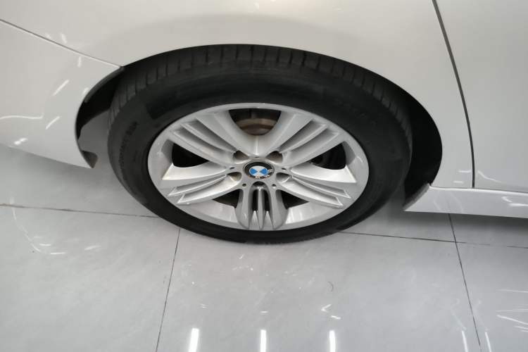Used BMW 3 Series 2017 320Li Fashion Model Right Rear Wheel Hub