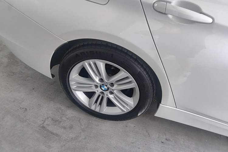 Used BMW 3 Series 2017 320Li Fashion Model Right Rear Wheel Hub