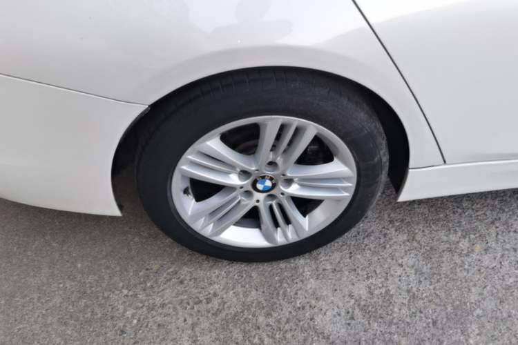 Used BMW 3 Series 2017 320Li Fashion Model Right Rear Wheel Hub