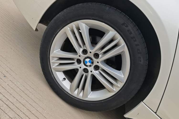 Used BMW 3 Series 2017 320Li Fashion Model Right Rear Wheel Hub
