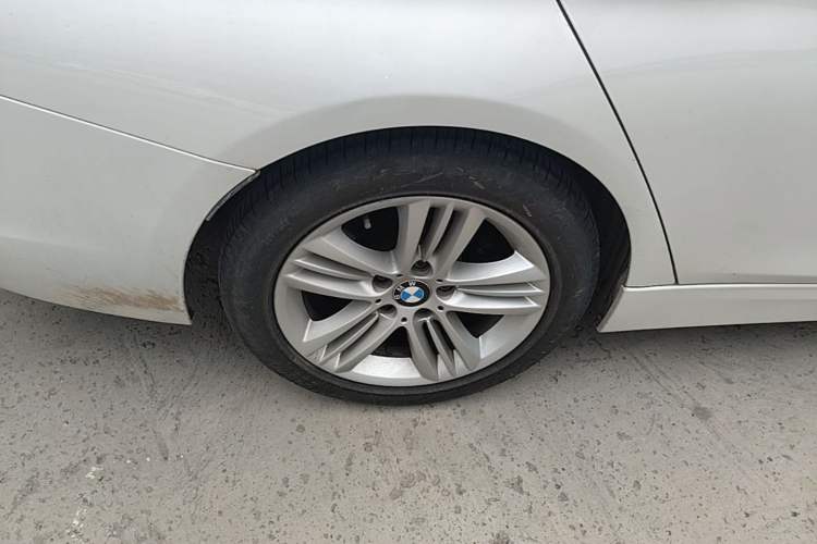 Used BMW 3 Series 2017 320Li Fashion Model Right Rear Wheel Hub