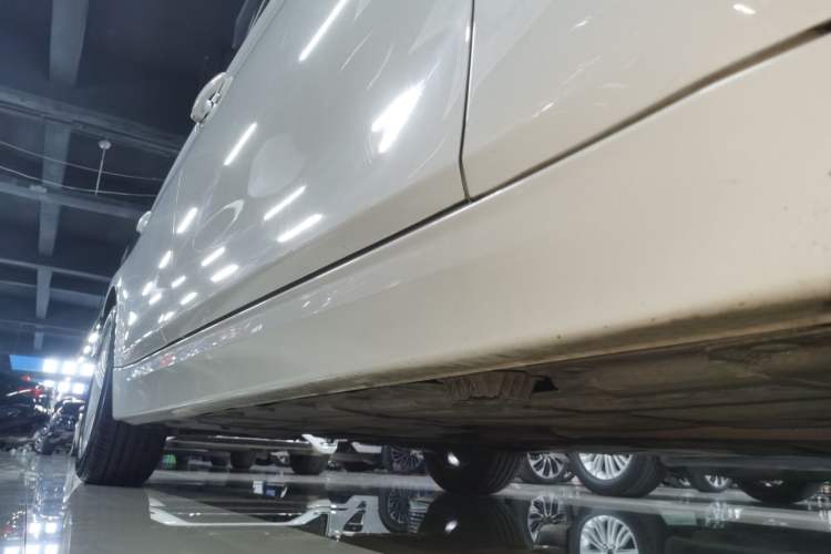 Used BMW 3 Series 2017 320Li Fashion Model Right Side Sill