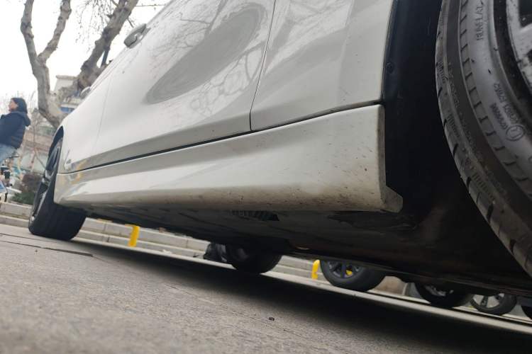 Used BMW 3 Series 2017 320Li M Sport Edition Right Side Sill