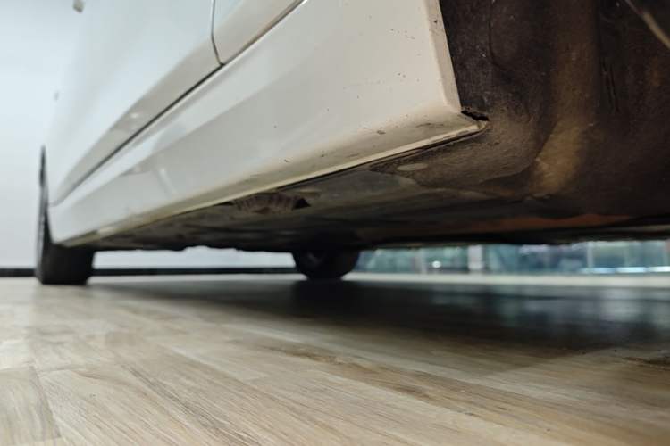 Used BMW 3 Series 2017 320Li Fashion Model Right Side Sill
