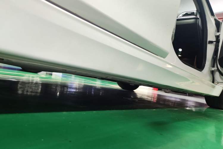 Used BMW 3 Series 2017 320Li Fashion Model Right Side Sill