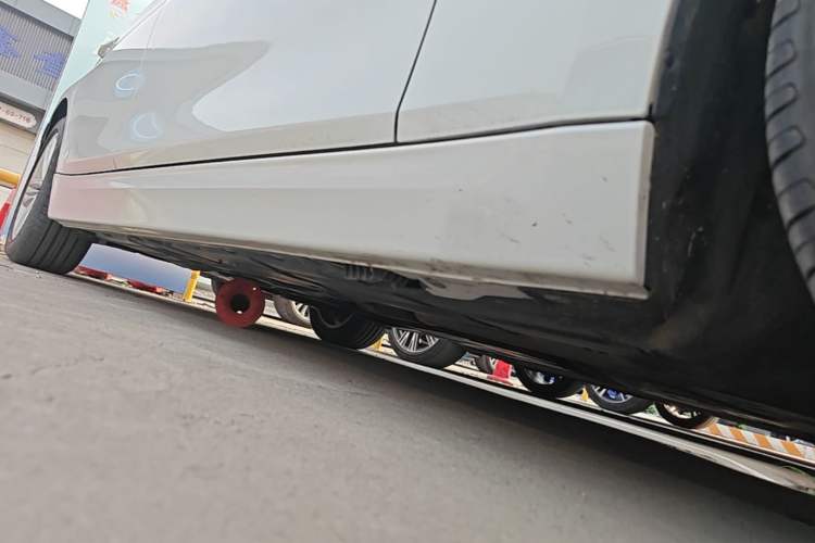 Used BMW 3 Series 2017 320Li Fashion Model Right Side Sill