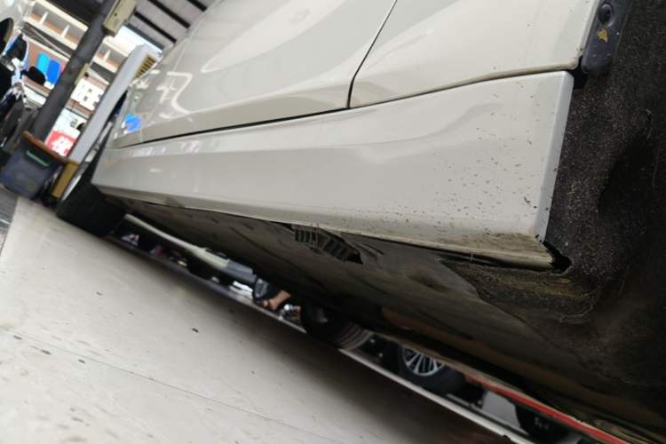 Used BMW 3 Series 2017 320Li Fashion Model Right Side Sill