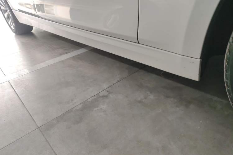 Used BMW 3 Series 2017 318Li Fashion Model Right Side Sill