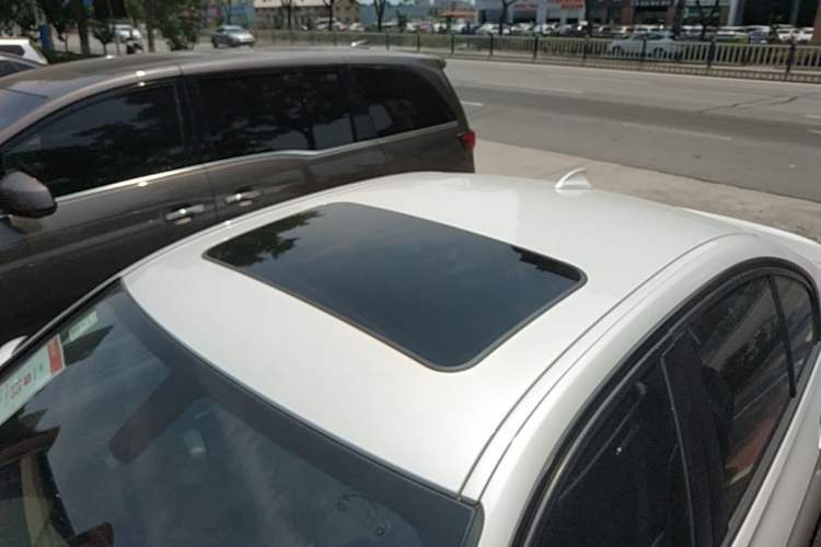Used BMW 3 Series 2017 318i Fashion Model Roof