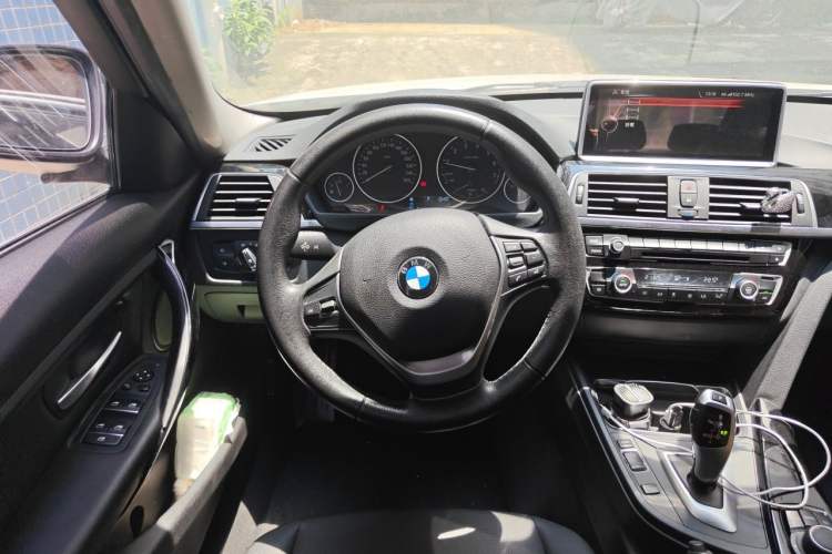 Used BMW 3 Series 2017 320Li Fashion Model Steering Wheel