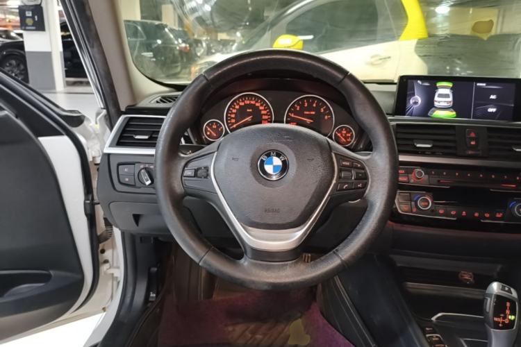 Used BMW 3 Series 2017 318Li Fashion Model Steering Wheel
