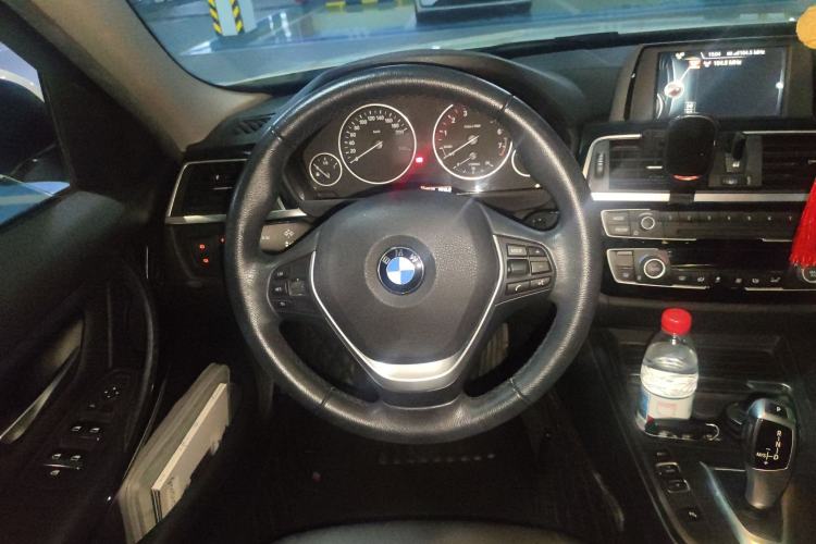 Used BMW 3 Series 2017 320Li Fashion Model Steering Wheel