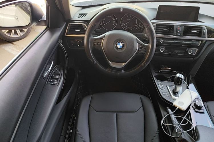 Used BMW 3 Series 2017 320Li Fashion Model Steering Wheel