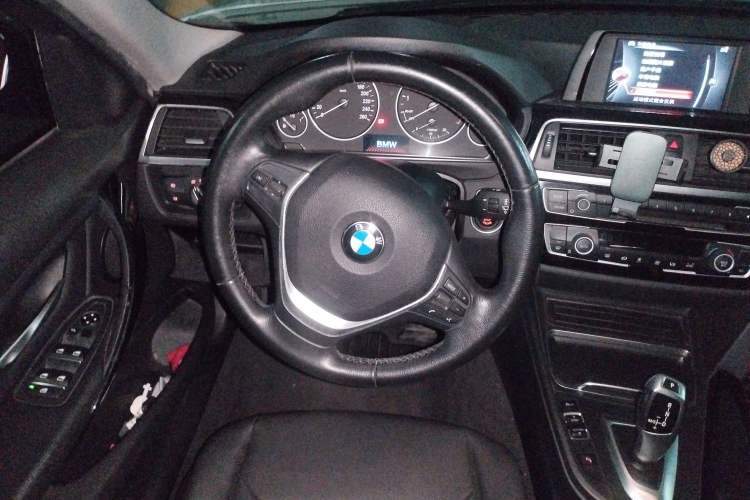 Used BMW 3 Series 2017 320Li Fashion Model Steering Wheel