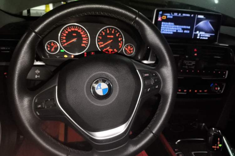 Used BMW 3 Series 2017 320Li Fashion Model Steering Wheel