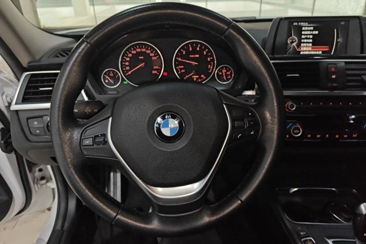 Used BMW 3 Series 2017 320Li Fashion Model Steering Wheel
