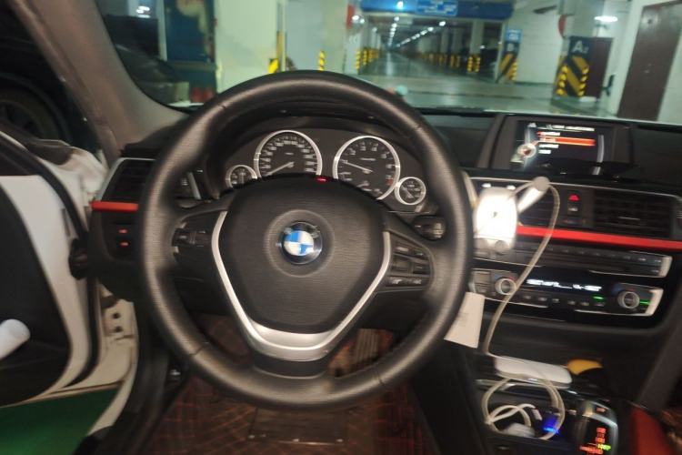Used BMW 3 Series 2017 318Li Fashion Model Steering Wheel