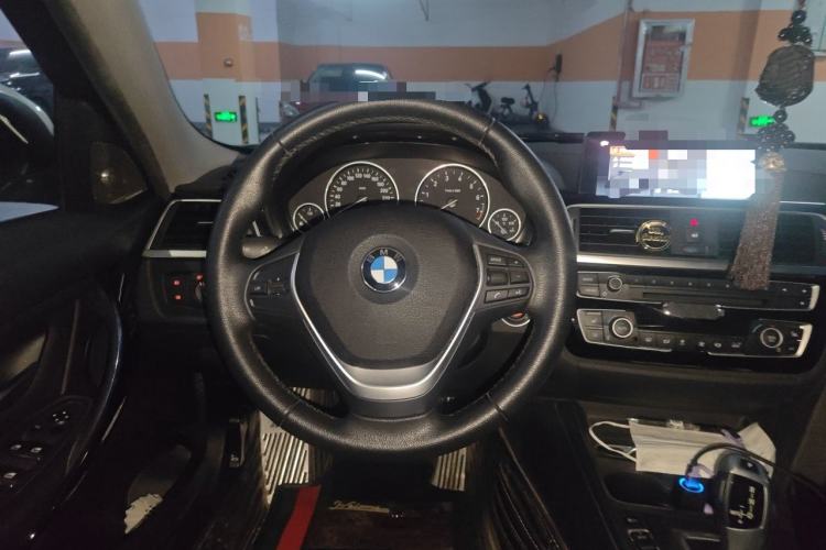 Used BMW 3 Series 2017 320Li Fashion Model Steering Wheel