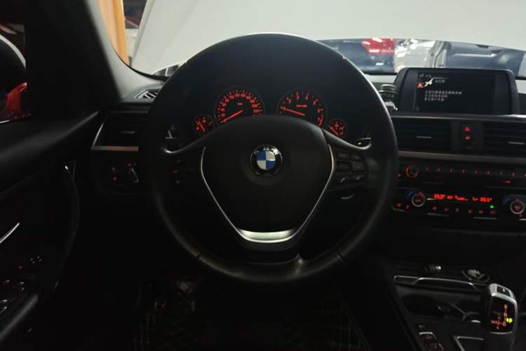 Used BMW 3 Series 2017 320Li Fashion Model Steering Wheel