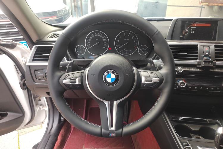 Used BMW 3 Series 2017 320Li Fashion Model Steering Wheel