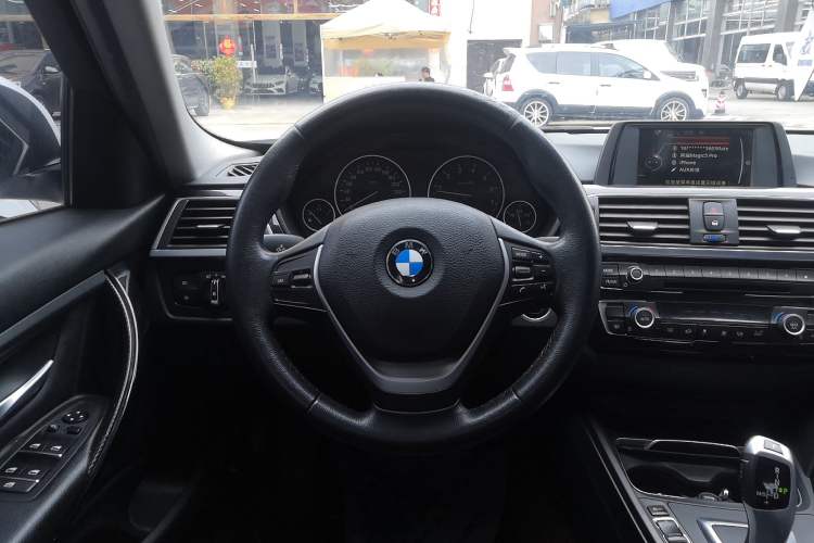 Used BMW 3 Series 2017 320Li Fashion Model Steering Wheel