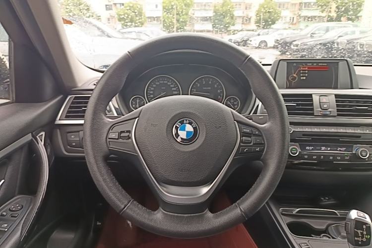 Used BMW 3 Series 2017 320Li Fashion Model Steering Wheel