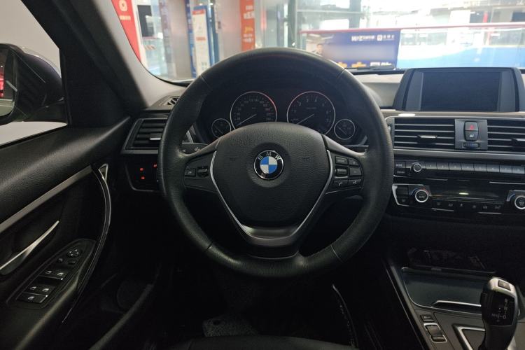Used BMW 3 Series 2017 320Li Fashion Model Steering Wheel