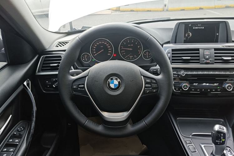 Used BMW 3 Series 2017 320Li Fashion Model Steering Wheel