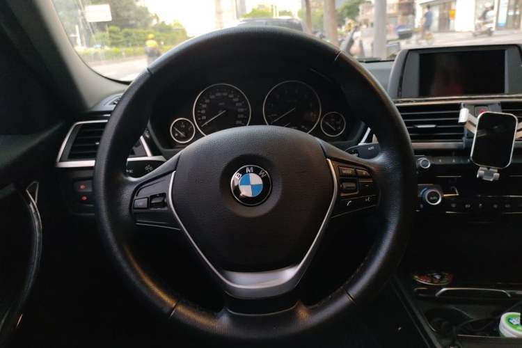 Used BMW 3 Series 2017 320Li Fashion Model Steering Wheel