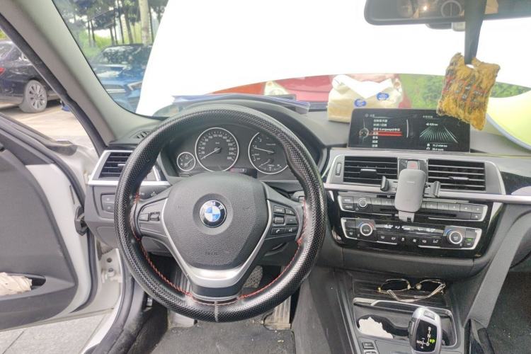 Used BMW 3 Series 2017 320Li Fashion Model Steering Wheel