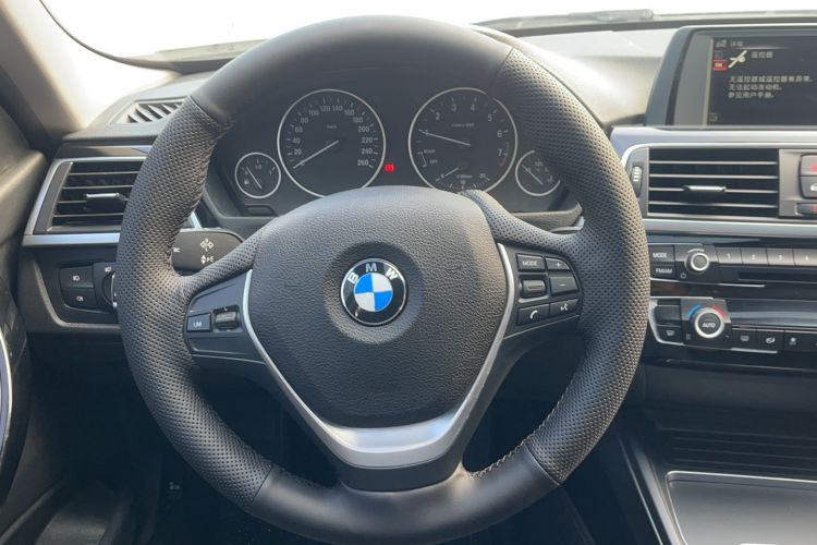 Used BMW 3 Series 2017 320Li Fashion Model Steering Wheel