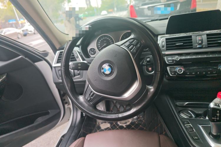 Used BMW 3 Series 2017 318i Fashion Model Steering Wheel