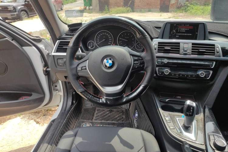 Used BMW 3 Series 2017 318Li Fashion Model Steering Wheel