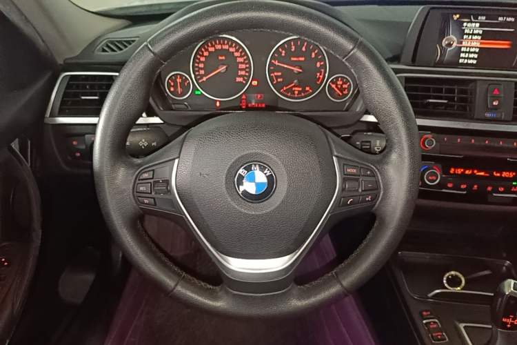 Used BMW 3 Series 2017 320Li Fashion Model Steering Wheel