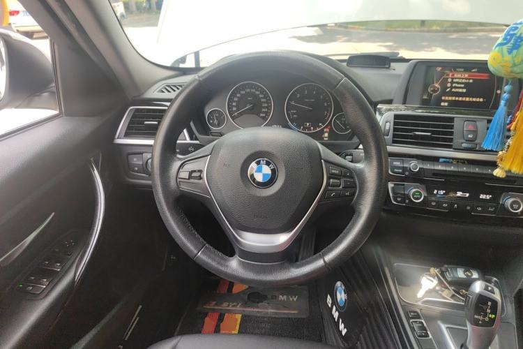 Used BMW 3 Series 2017 320Li Fashion Model Steering Wheel