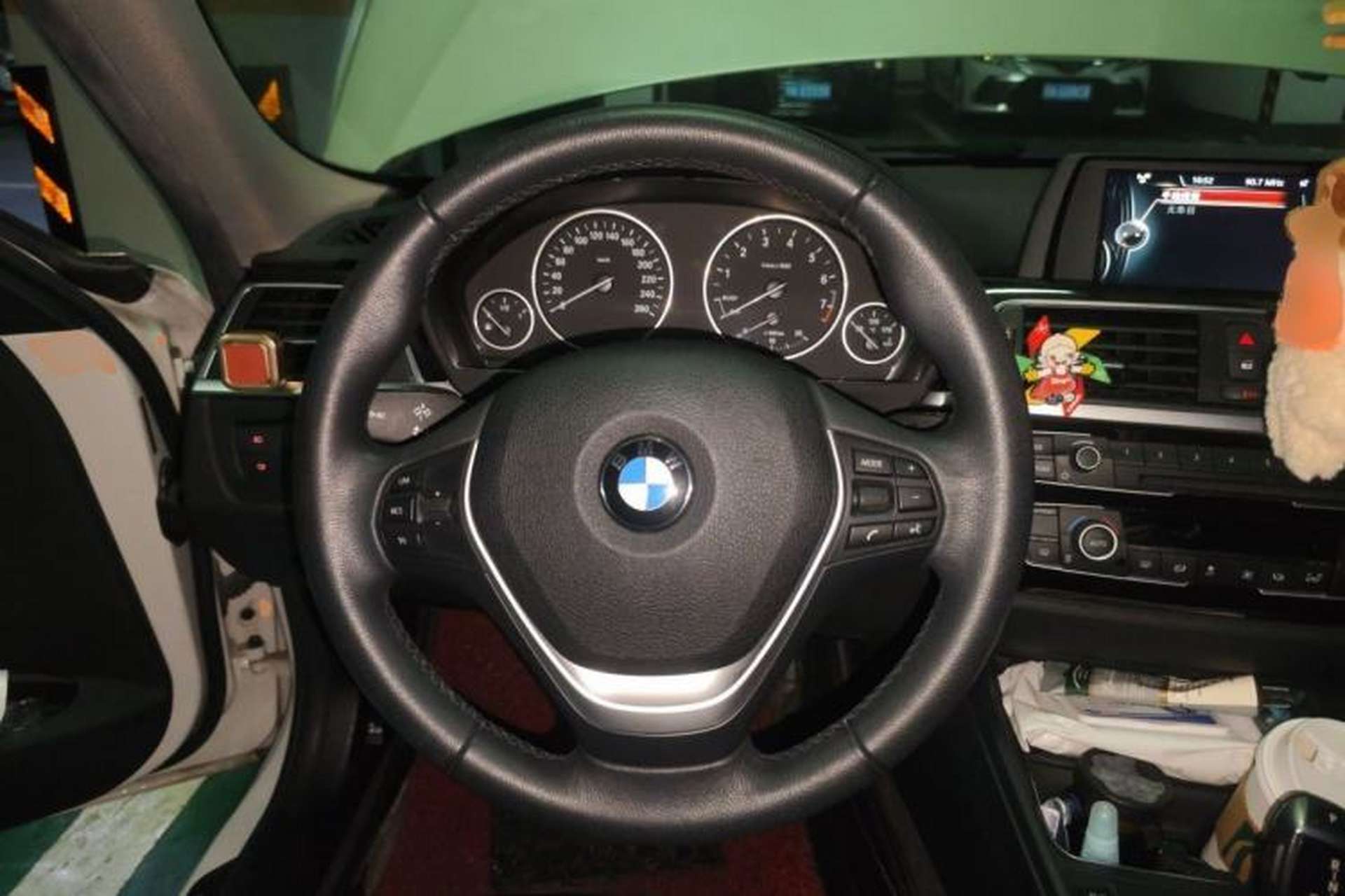 Used BMW 3 Series 2017 320Li Fashion Model Steering Wheel